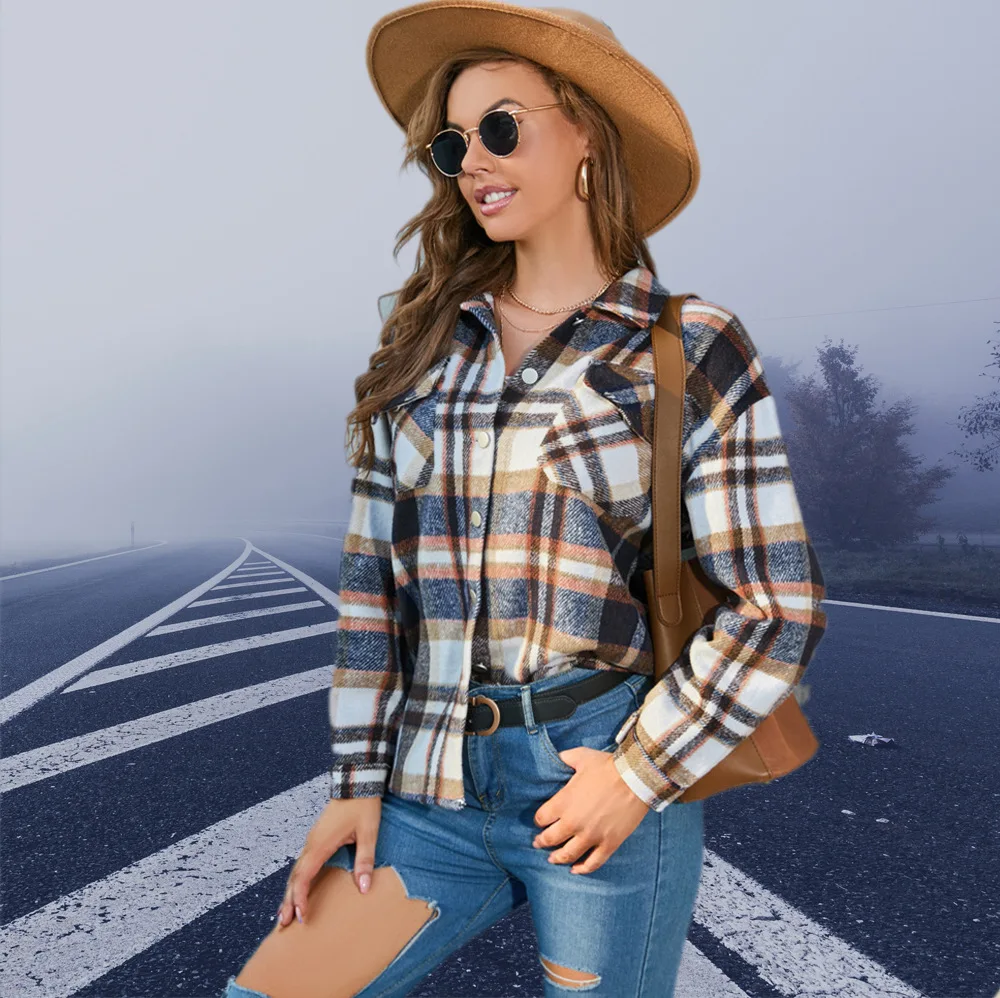 2023 High Quality Women's New Autumn Winter Patchwork Lapel Warm Coat Women's City Loose Single Breasted Cotton Striped Jacket.
