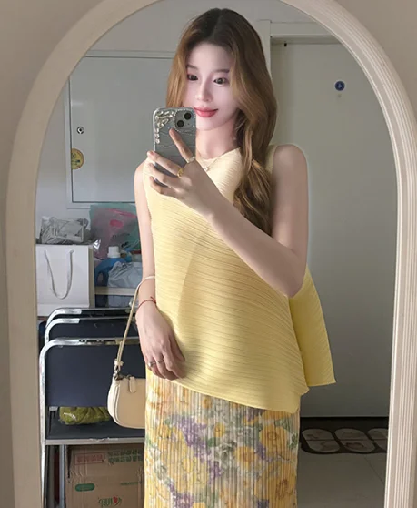 

Miyake Summer New Short-sleeved Plisse Loose Top Pleated Foreign Style Yellow Fashion Floral Fringed Skirt Pleated Suit Women