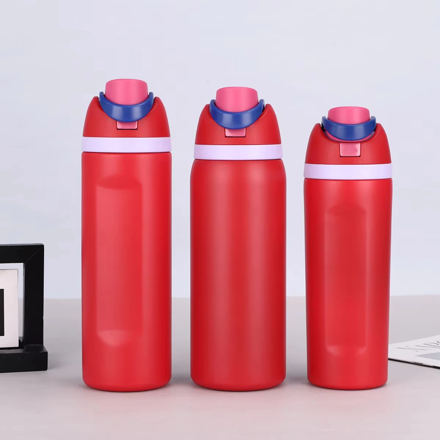 

Hot Selling 24oz 32oz Stainless Insulated Vacuum Sports Water Bottles Lightweight Straw Thermal Thermos Food Giveaways