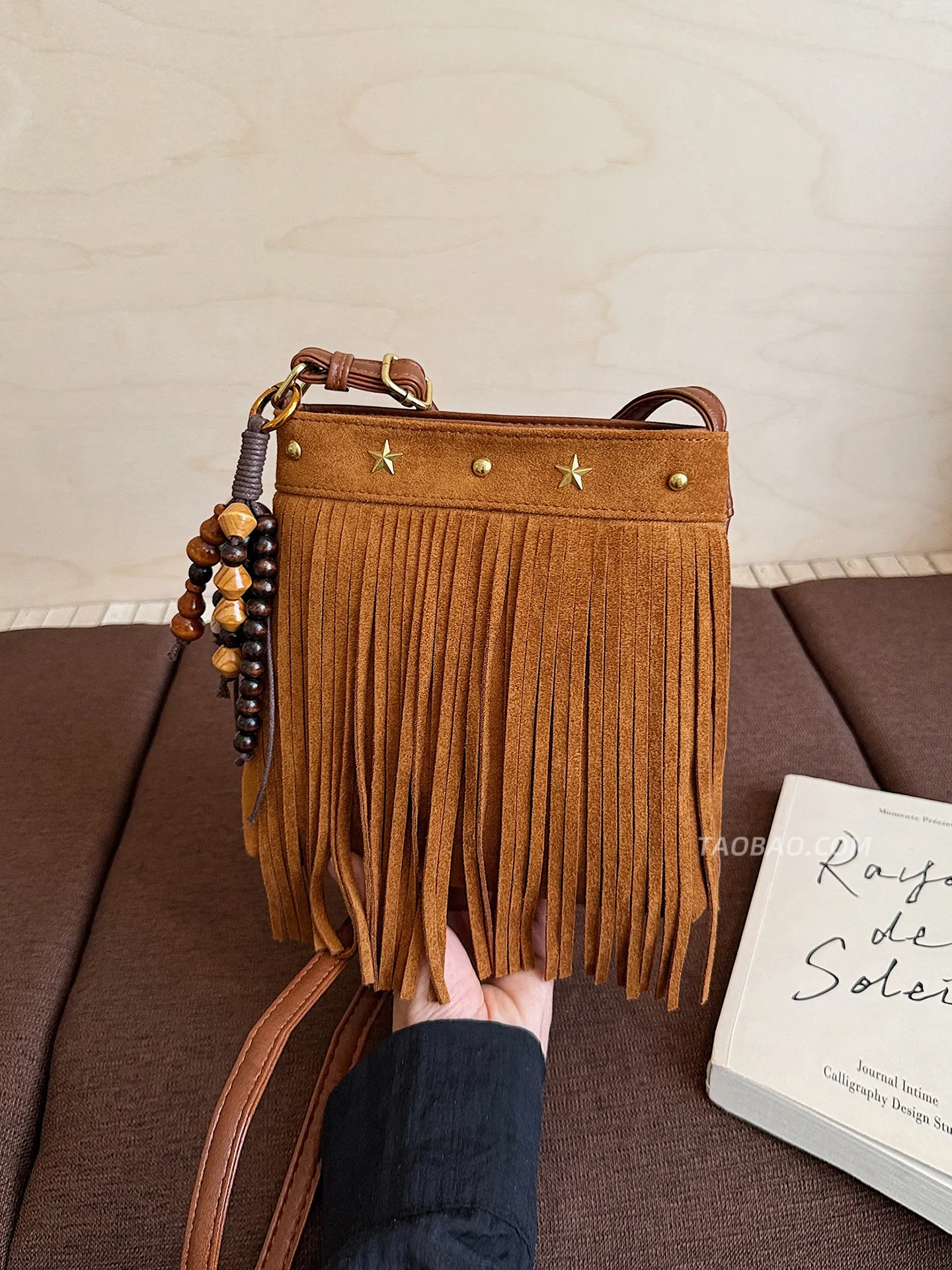 Retro Suede Tassel Bag Autumn Winter New Versatile Mini Crossbody Bags Solid Color Casual Commuting Zipper Bucket Pack