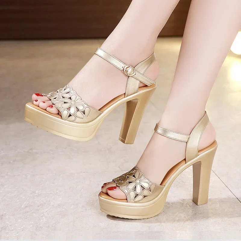 10cm Small Size 32-43 Elegant Floral Cutout Platform Sandals 2024 Summer Womens Block High Heels Sandals Office Model