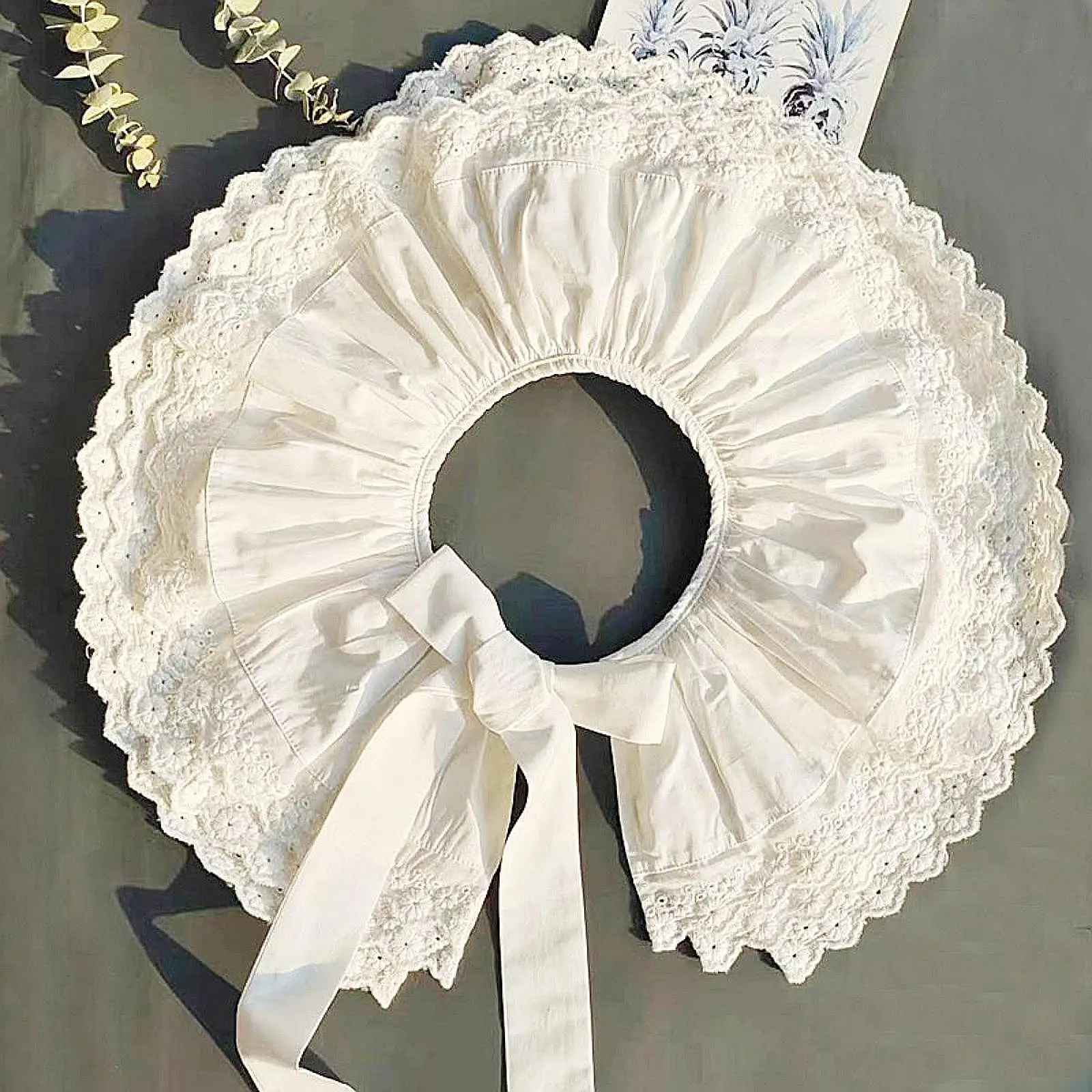 faux-col-a-la-mode-pratique-avec-fermeture-a-nouer-decor-leger-unique