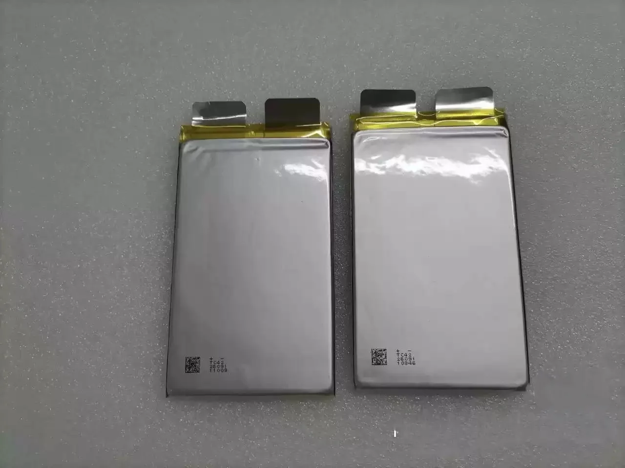 2PCS  new for  7569118  30C  4200MAH  battery cell  Car starter power supply
