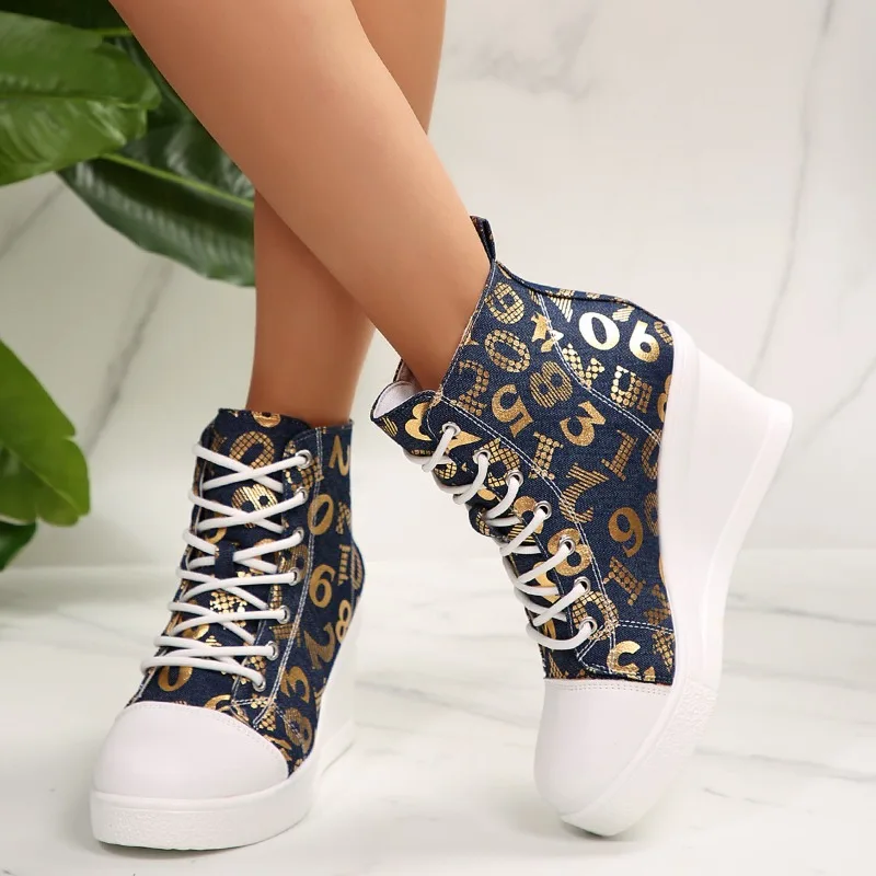 

Женские высокие кроссовки на танкетке, синие джинсовые повседневные парусиновые туфли, женская модная вулканизированная обувь на толстой подошве со шнуровкой