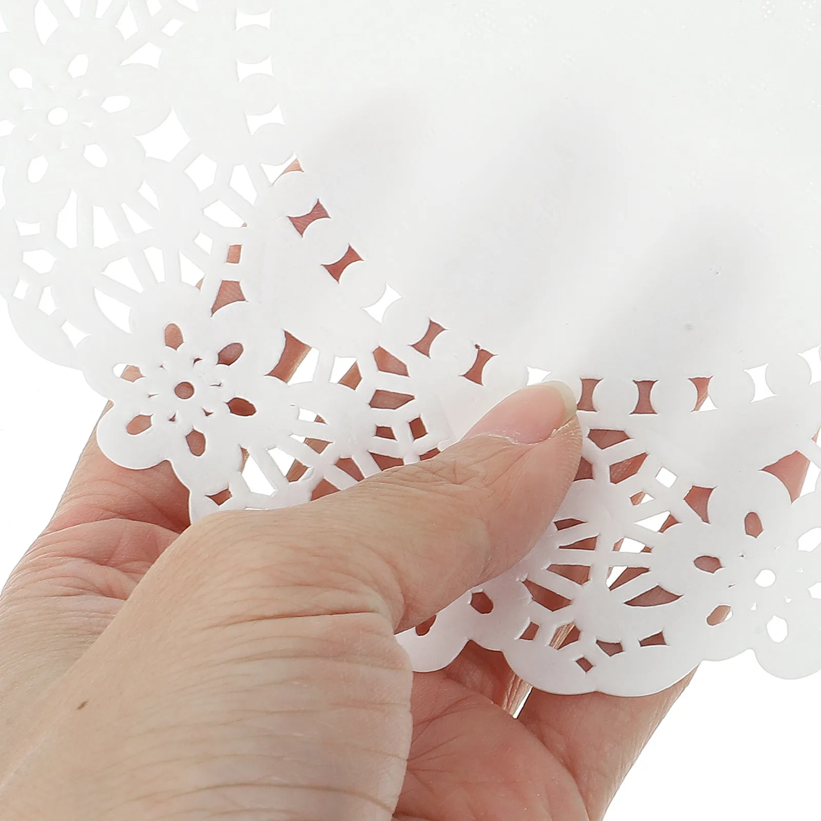 

150 шт. одноразовых белых кружевных бумажных подложек для выпечки, впитывающих масло, для коробок для тортов, 65, 85, 105 дюймов, для украшения праздничного стола