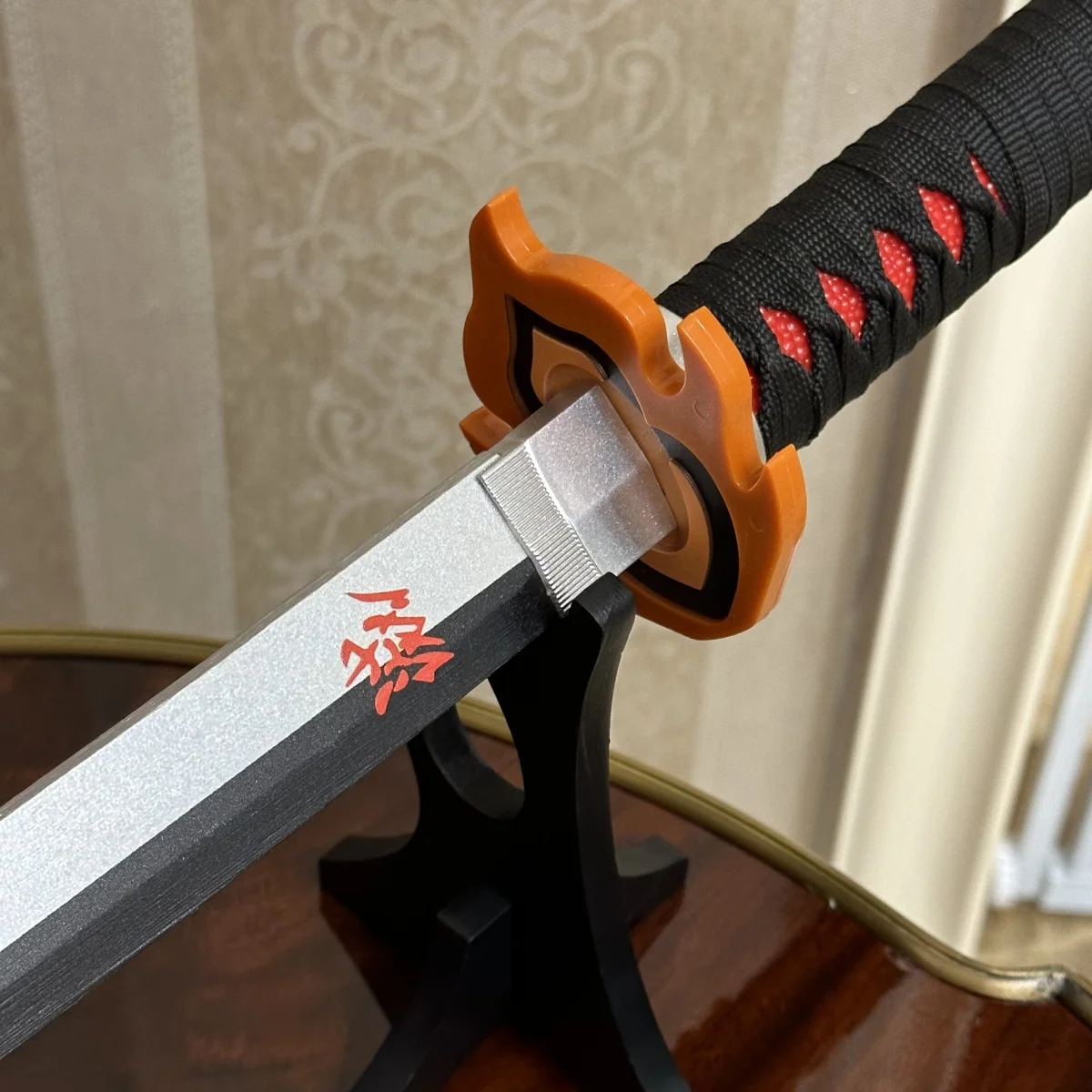 39.3インチ 鬼滅の刃 竈門炭治郎 木刀 刀 忍者刀 サブレ 日本刀 サブレ コスプレ アクセサリー 小道具 おもちゃ