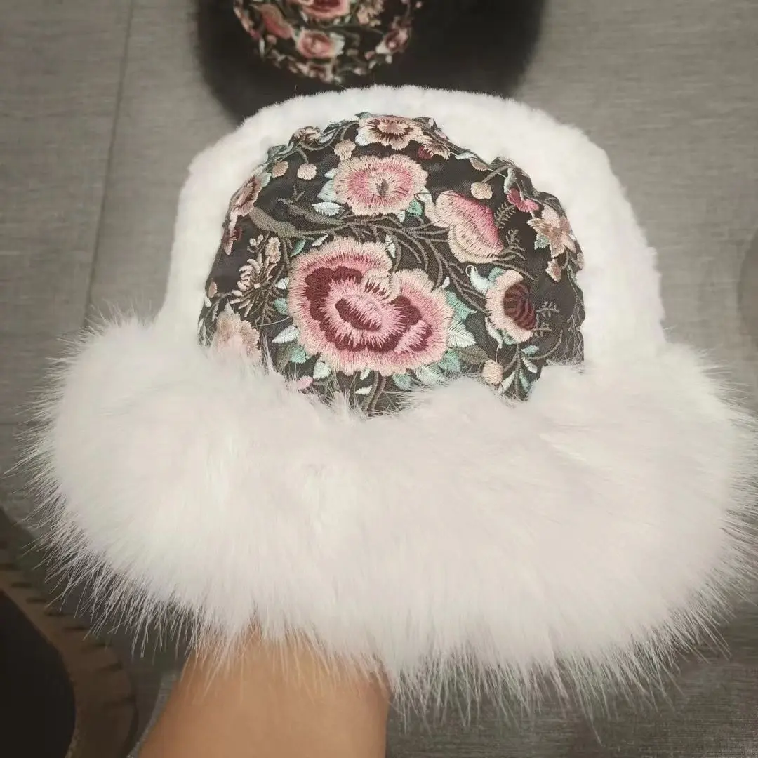 새로운 민족 모자 흰색 검정색 댄스 공연 모자 가을 두꺼운 우아한 수 놓은 밍크 따뜻한 모자 특별 관광 모자 유지