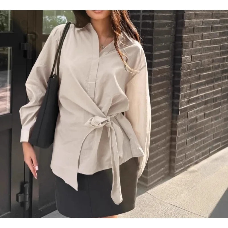 2025 Camisa de cintura con lazo de estilo francés de moda de otoño para mujer, Color caqui, corte ajustado, blusa de mujer de algodón puro