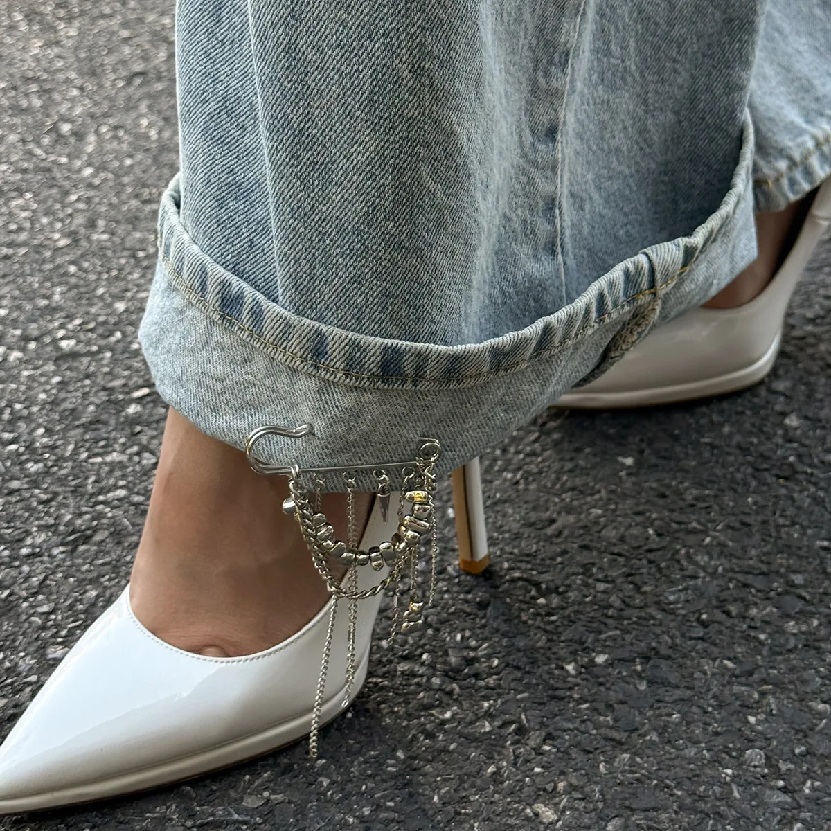 بروش شرابة أنيق وغير منتظم على طراز CCB - إكسسوار جديد ومتعدد الاستخدامات مصمم كخطاف حزام للنساء والفتيات