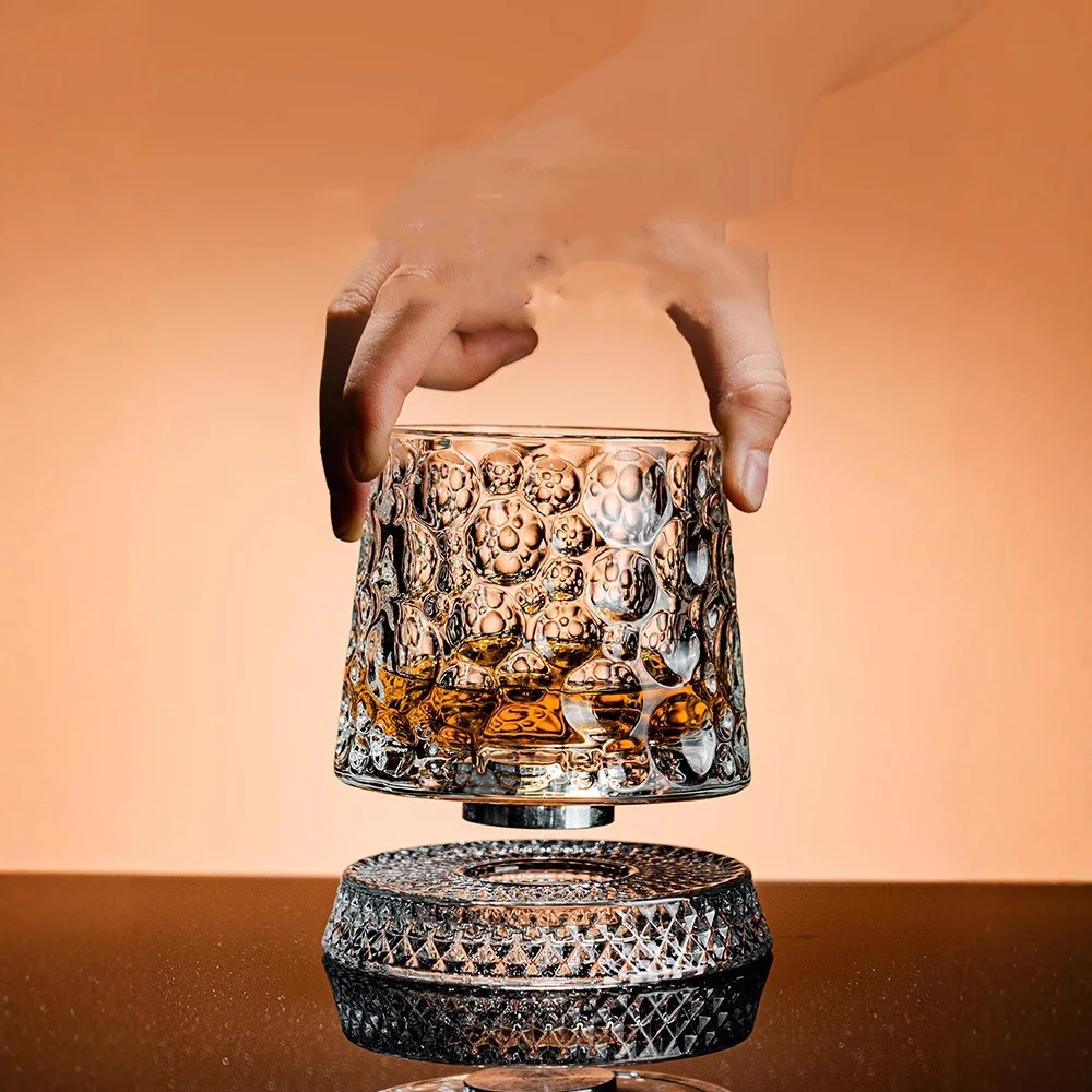 Copos de uísque rotativos, copos de vidro de cristal, copos para beber com porta-copos criativos para escocês, fita, cocktails