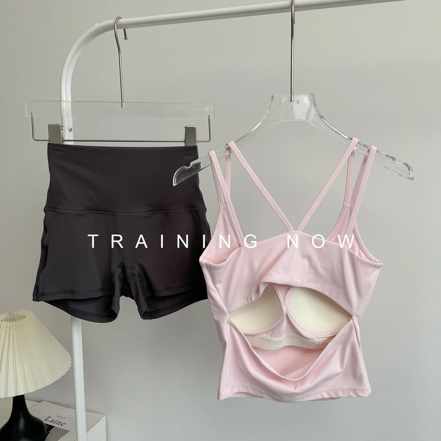 

Advanced beauty-back yoga suit for women in summer running breast-covering suspender vest professional fitness sports shorts