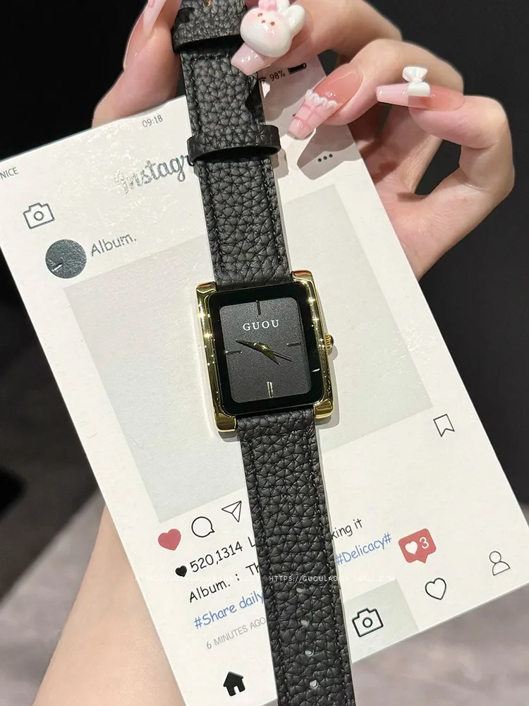 ساعة طالبة خفيفة فاخرة ومزاج بسيط 2025 ساعة جديدة ذات قيمة عالية ماركة فاخرة للسيدات ساعة هدية أصلية