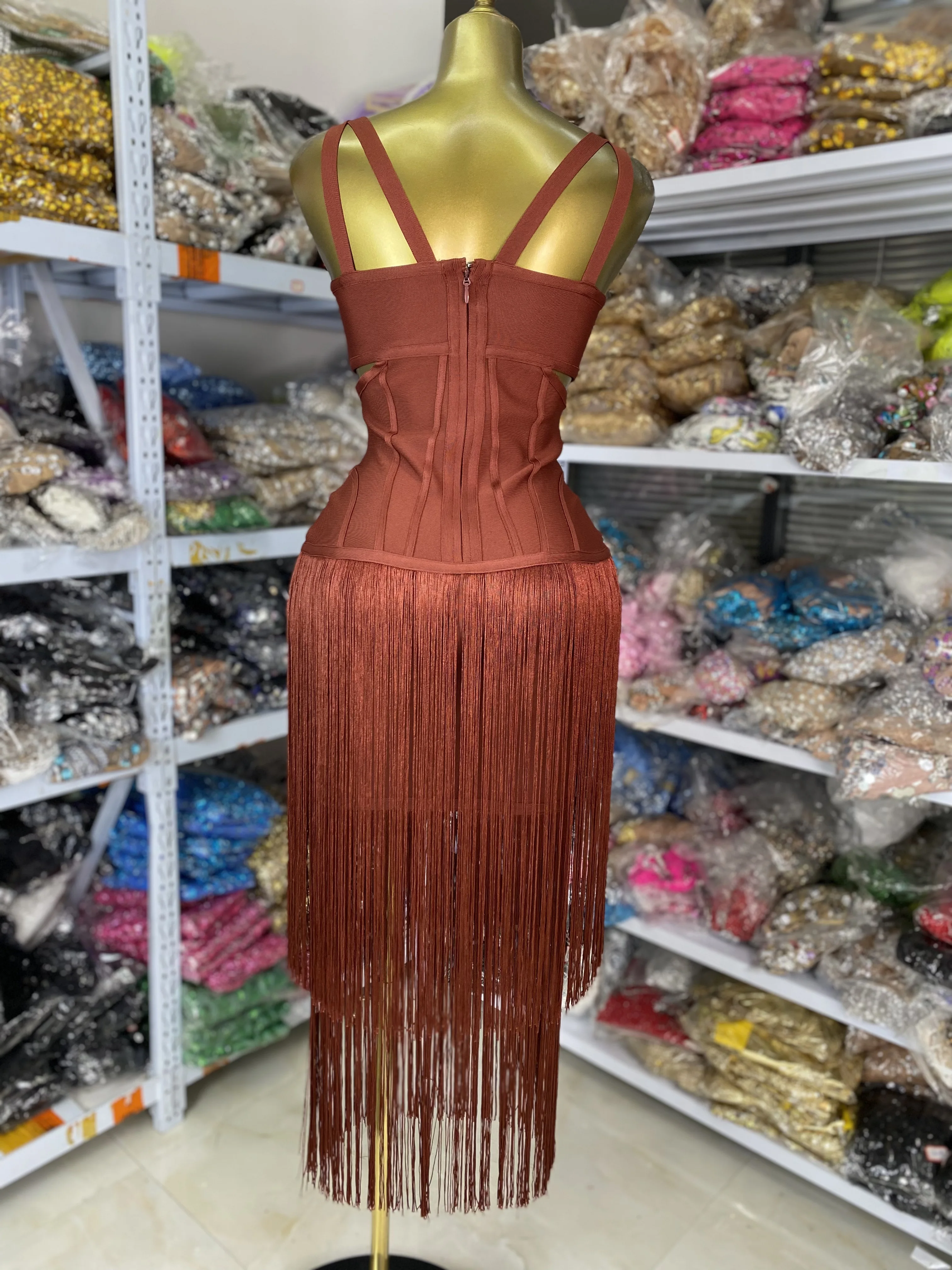 Venda de fábrica feminino novo marrom franjas bandage vestido sexy cinta de espaguete cortar na altura do joelho noite clube festa pista vestido