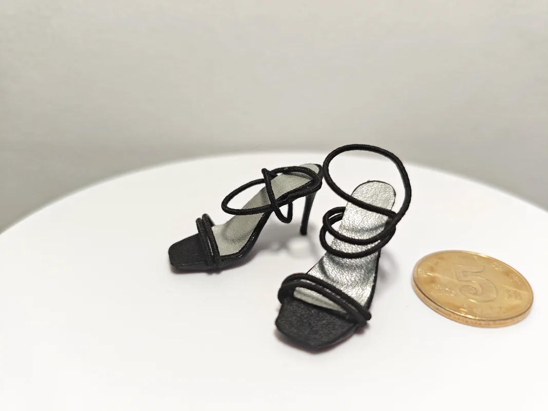 صنادل بكعب عالٍ بحزام رفيع لجندي أنثى بمقياس 1/6 لـ 12 بوصة Worldbox/Tbl