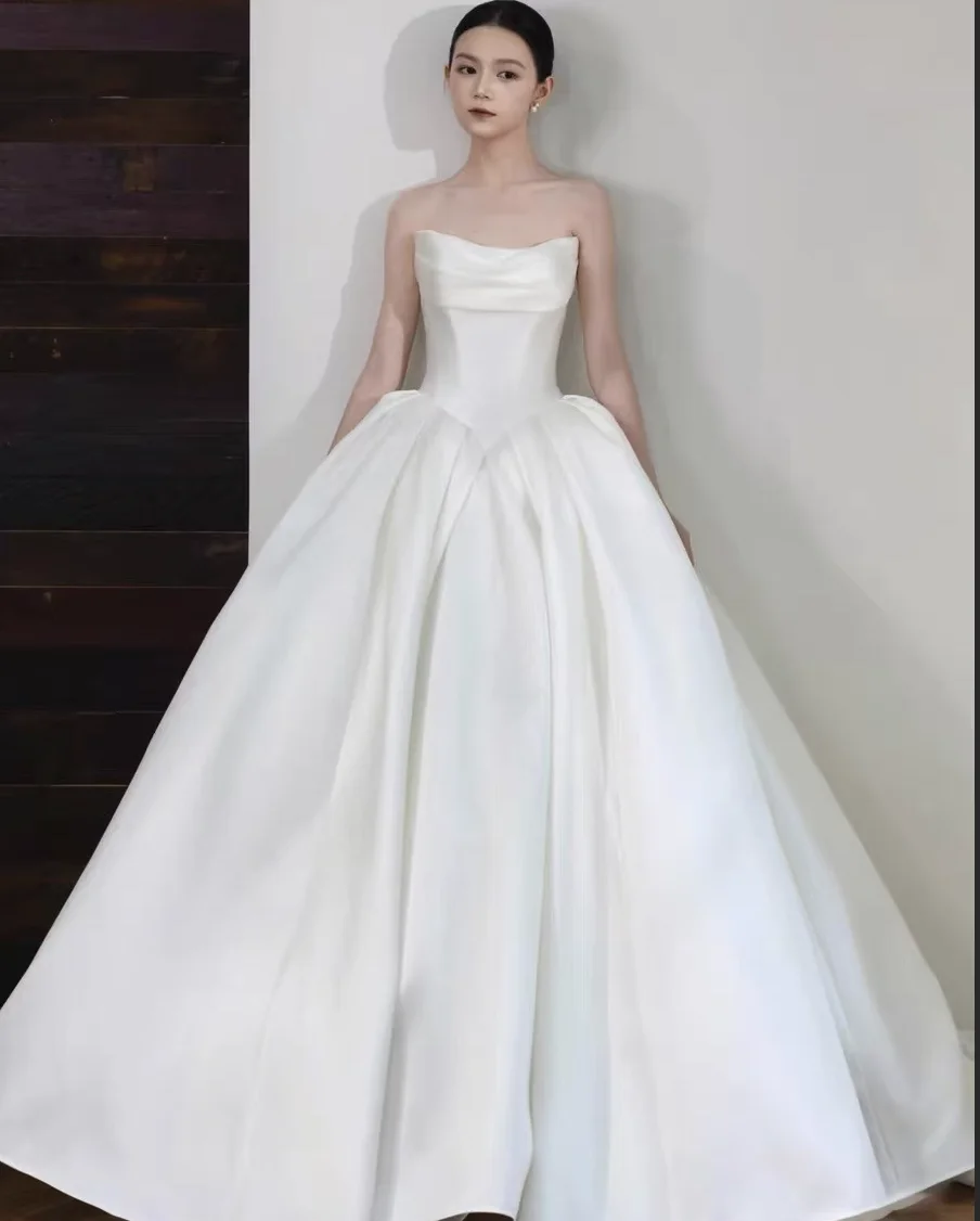 Customized Luxurious Satin Strapless Gown Vintage Style Wedding Dress for Young Women Old Hotel Indoor Occasion