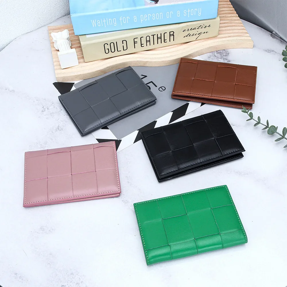 حامل جواز سفر جلدي منسوج عصري للنساء، حماية لتخزين مستندات البطاقات، قابل للطي، حجم صغير، جلد طبيعي #2