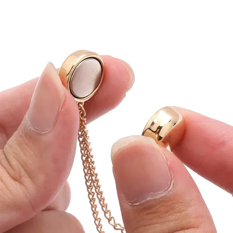 2/8pcs Magnetic Clothing Clips Strong Hold Pinless Fasteners Multi-Purpose Magnetic Buttons for Cardigans Shawls Scarves Jewelry