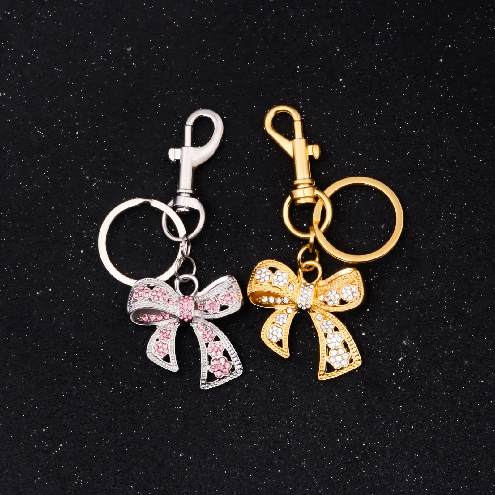 Voller Strass-Bowknot Y2K-Schlüsselanhänger für Frauen, Taschenanhänger, Anhänger, Auto-Schlüsselanhänger, kreativer Buchstabe D, Schlüsselanhänger, modische Schlüsselanhänger