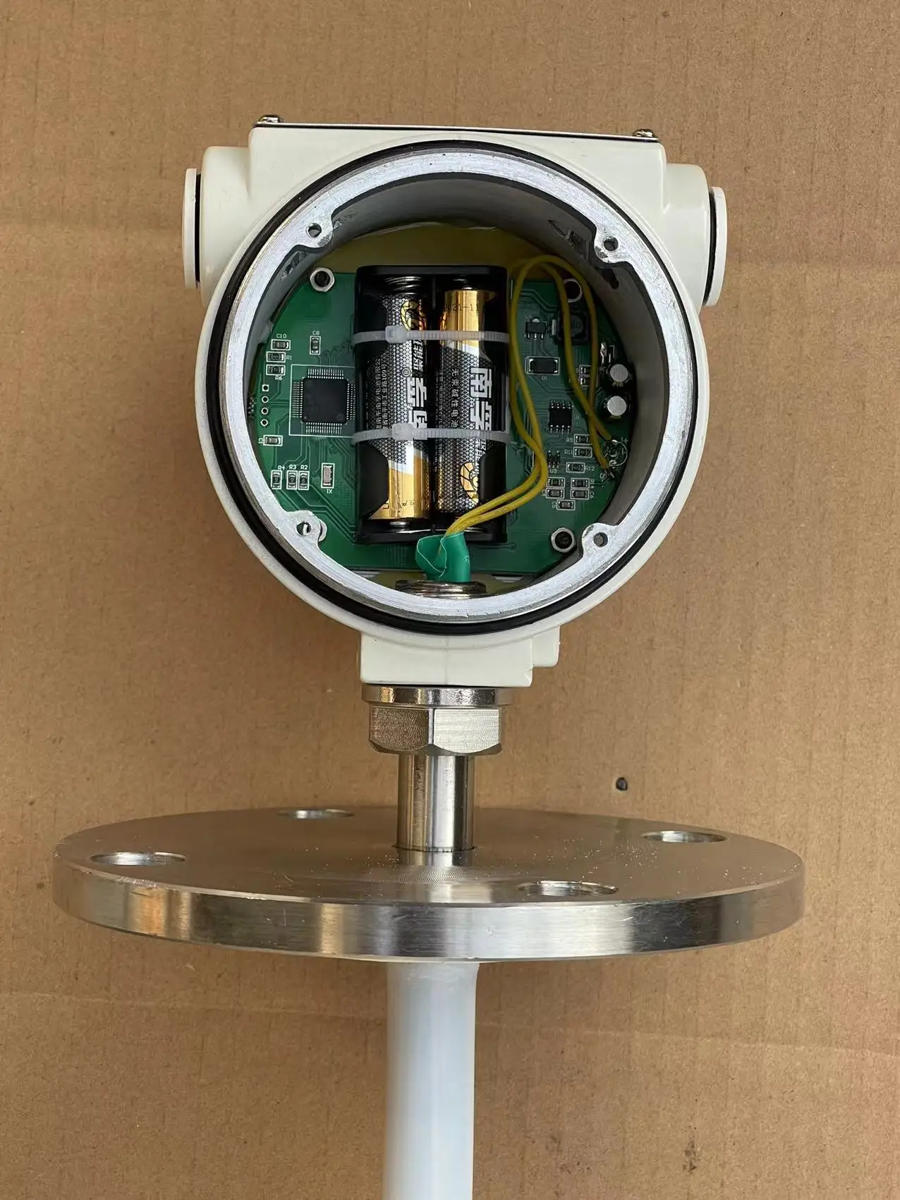 Anticorrosion PP PTFE Magnetic Float Level Transmitter Water Controller Fuel Liquid Vertical 4-20mA Sensor Battery LCD Display