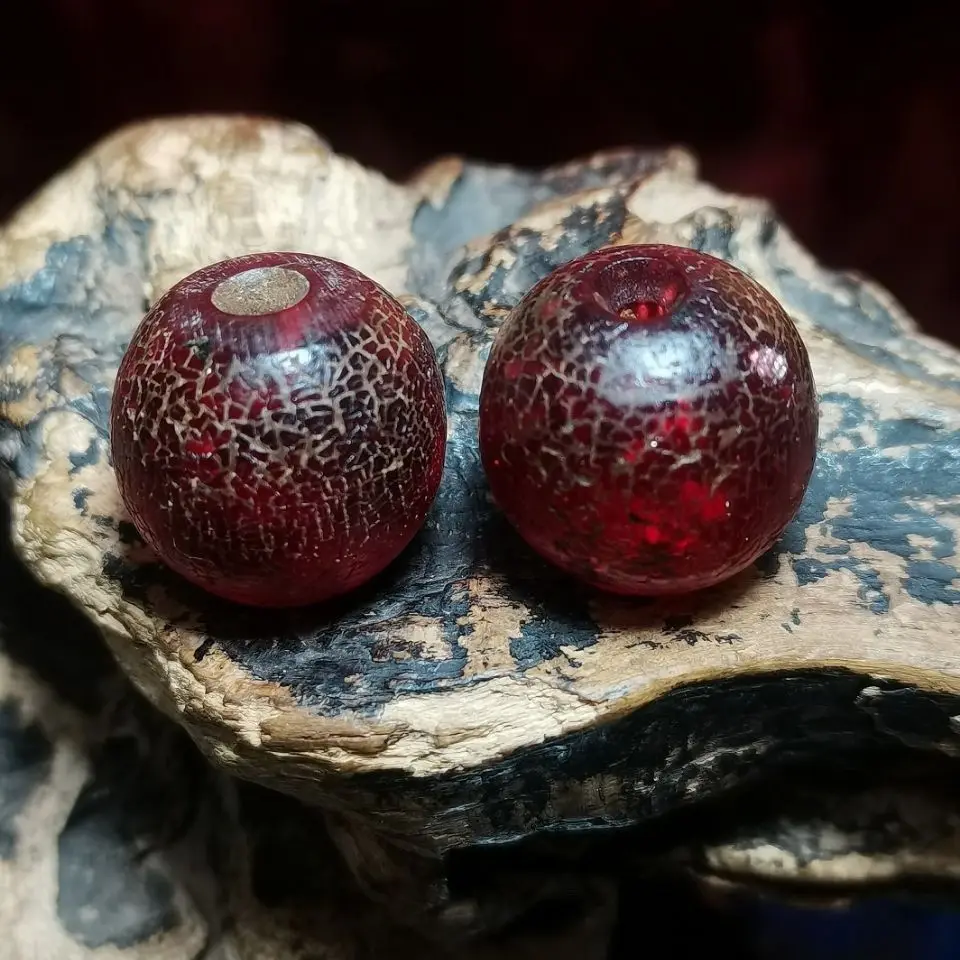 Wenwan antique beads A pair of old amber beads, big year old amber antique round beads accessories, size: 2.0