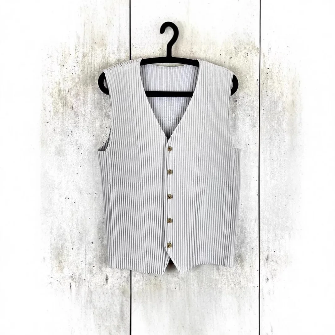 Miyake Fold New 2025 Fashion Vest, Vest, Men's Wear, Fold Classic, Spring/Summer Loose, Pleated, Fashionable, Casual, Versatile