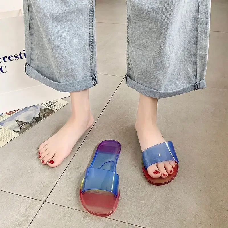 Personalized solid color new jelly crystal shoes transparent beach flip flops trendy low heel wear-resistant beach sandals