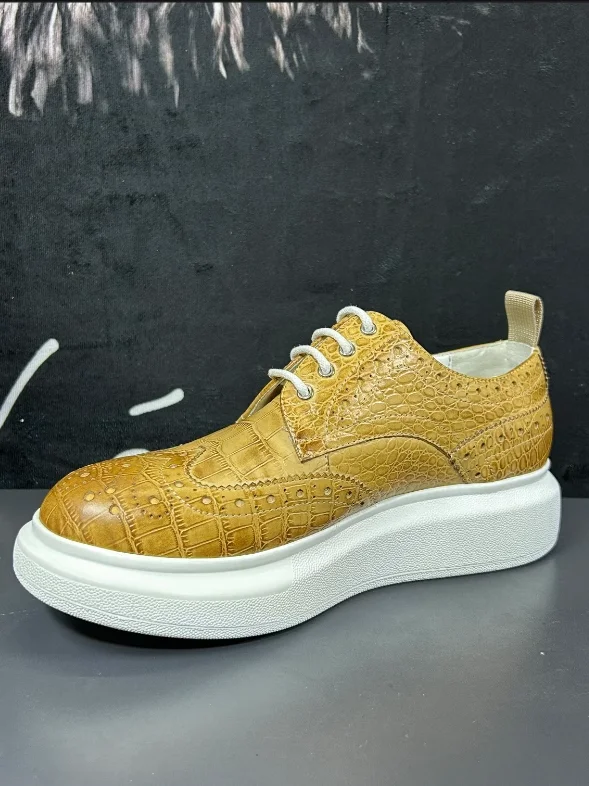 

Ультралегкие мужские кожаные туфли на тонком каблуке с резным узором, из натуральной кожи, в британском стиле, модные, на шнуровке, увеличивающие рост, повседневные, S...