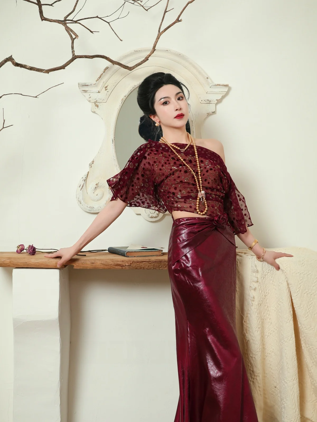 

Ankla Red Limited Edition Commute Design Silk Blend Invisible Lined Asymmetrical oulder ort Sve Top for Women