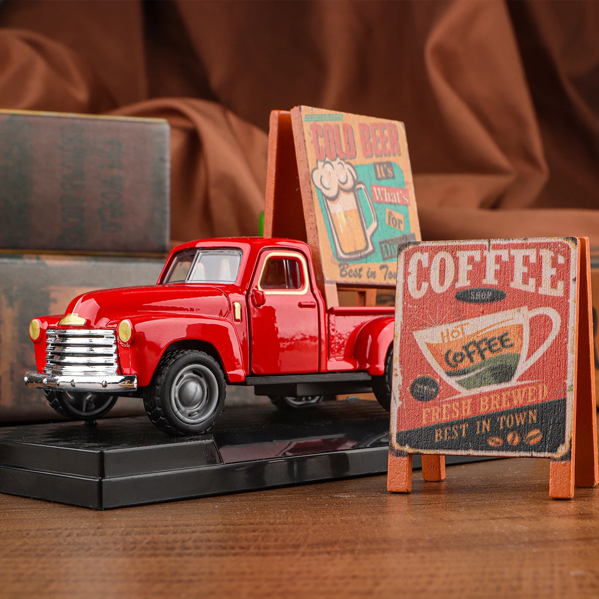 Mini Vintage Red Pickup Truck Alloy Car Model Ornament with Wooden Coffee or Beer Sign, Creative Desktop Decoration, Decor Prop