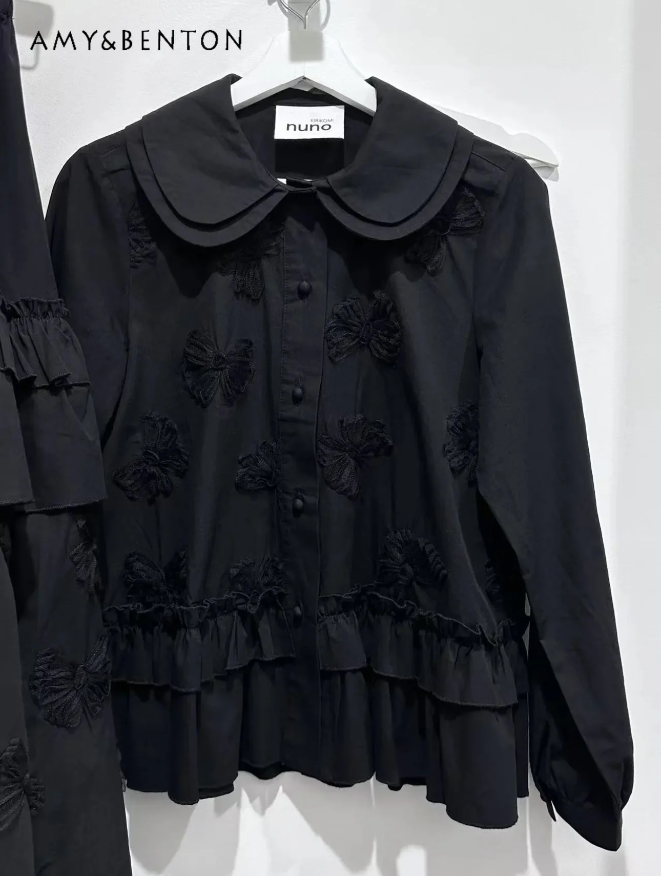 เสื้อเชิ้ตแขนยาวจีบระบายปักลายโบว์คอสองชั้นสไตล์ญี่ปุ่นดั้งเดิม ให้ลุคหวานแบบเจ้าหญิง