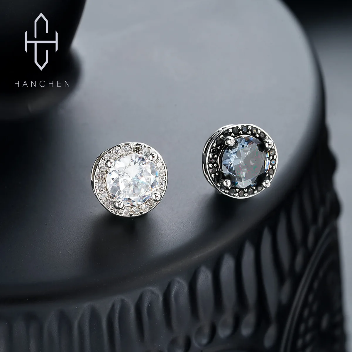 1 pair, zircon magnetic ear clips, men's ruffian handsome trend personalized diamond-encrusted ear bone clips, women's high-end versatile earrings, punk style, low sensitivity and non-fading, travel party versatile