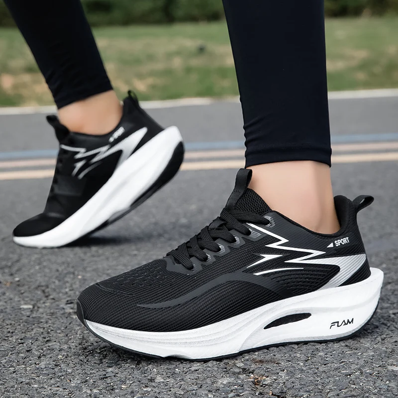 Herren-Laufschuhe, Tennisschuhe, atmungsaktive Laufschuhe mit Carbonplatte, hochelastische, rutschfeste und abriebfeste Außensohle, Herren- und Damenschuhe für Marathonläufe, sportliche Schuhe für den täglichen Gebrauch und zum Pendeln. – Detail 23