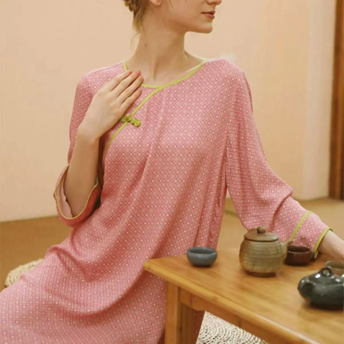 Plus-size Vintage Plaid Pajamas Spring And Autumn Chinese Plate Buckle Skin Friendly Comfortable Casual Temperament Nightgown - Image 2