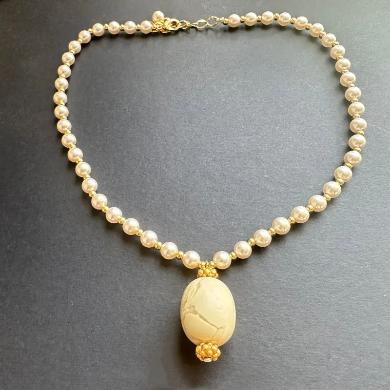 

Fashion Jewelry New Cream Pearl Beaded Style Natural Bodhi Pendant Necklace Delicate Clavicle Chain for Women Unique Gifts
