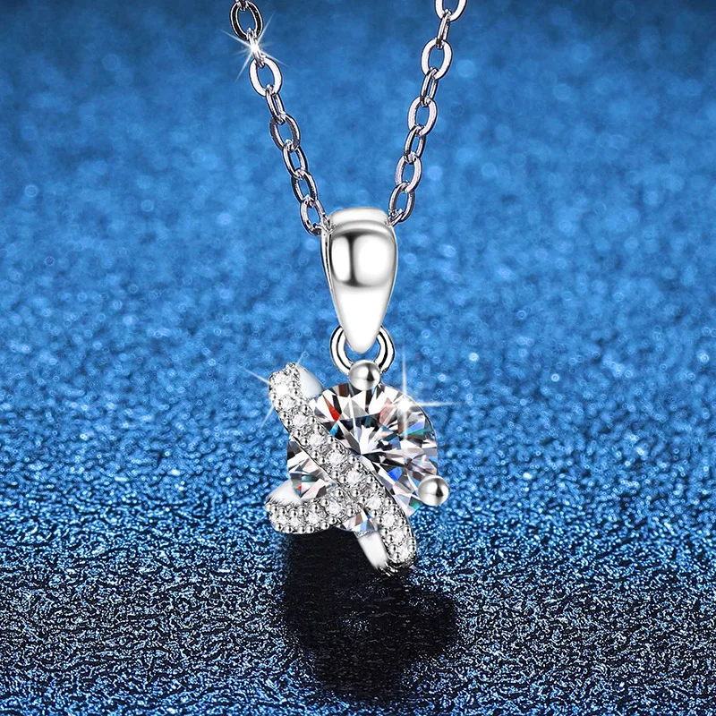 

Platinum PT95018k Gold Necklace, Moissanite Pendant, Korean Version of Universe Star Lock Bone Chain, Moissanite Necklace