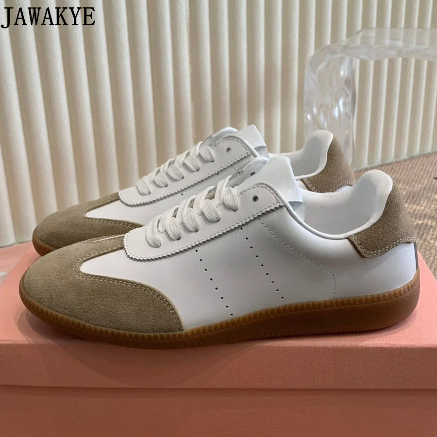 

Осенние новые кожаные туфли на плоской подошве. Женские замшевые кроссовки с круглым носком на шнуровке. Дизайнерская повседневная обувь для вечеринок и отпуска.