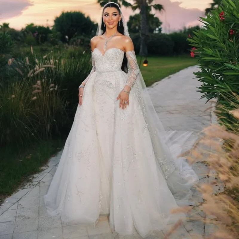 Suknie ślubne balowe w kolorze kości słoniowej na zamówienie, królewskie, z dekoltem w serce, kryształami, długim rękawem, zdobione koralikami, suknia ślubna.