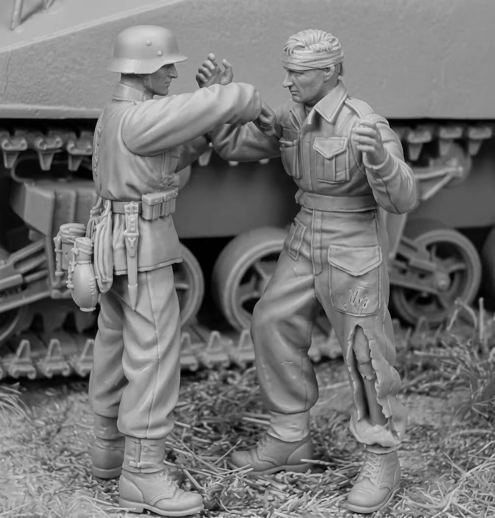 1/35 Scale Resin Figure Assembled Model Kit History Hobby Art Miniature Sculpture Soldier and Captive Unassembled and Unpainted