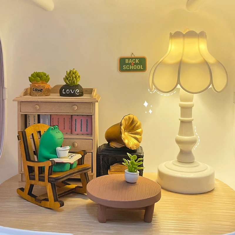 1:12 Lampada da tavolo in miniatura con bocciolo di fiore per casa delle bambole Luce notturna Mobili Modello per la casa Decorazione Accessori per casa delle bambole giocattolo