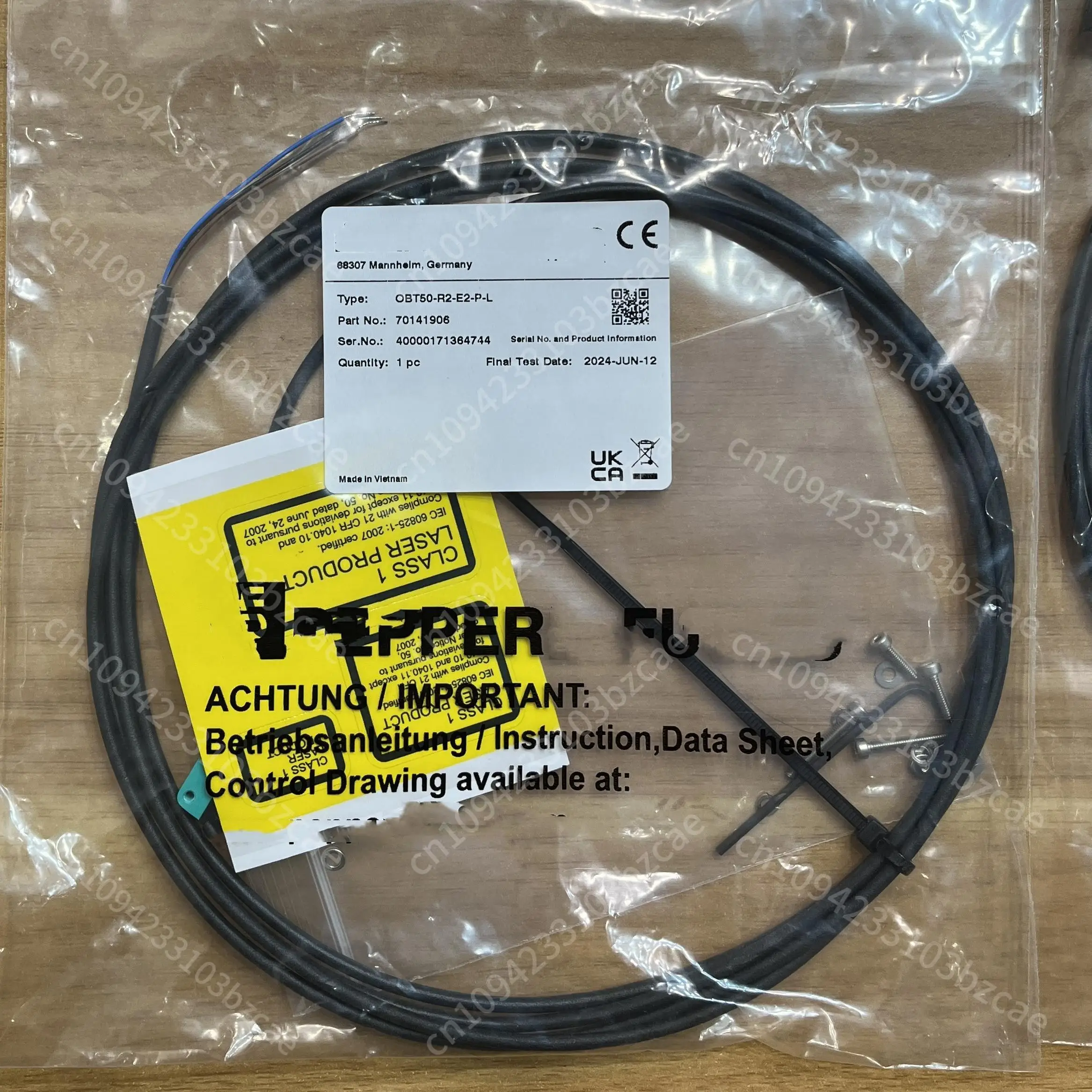 Good Price Original and New Hot Sale Reflective Sensor Photoelectric Switch Sensor OBT50-R2-E2-P-L