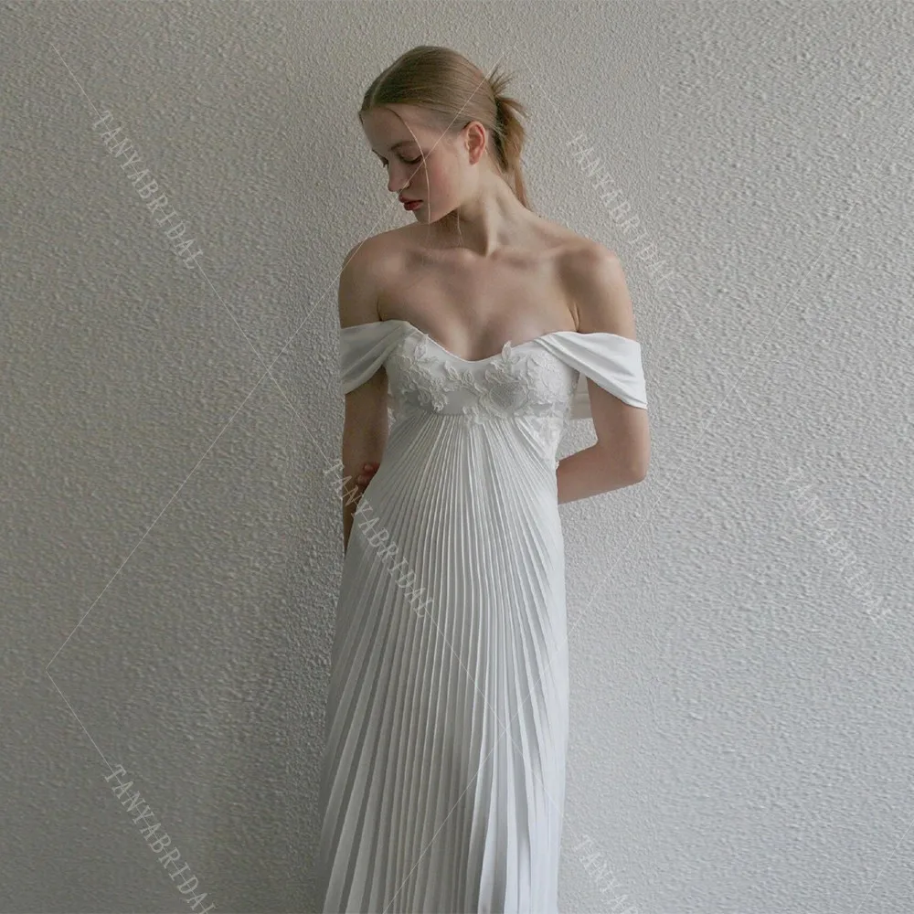 Off The Shoulder plisse Satin Wedding Dress Sweetheart Neckline Lace Appliques Elegant A Line Bridal Gown Robe De Mariée TSWD677