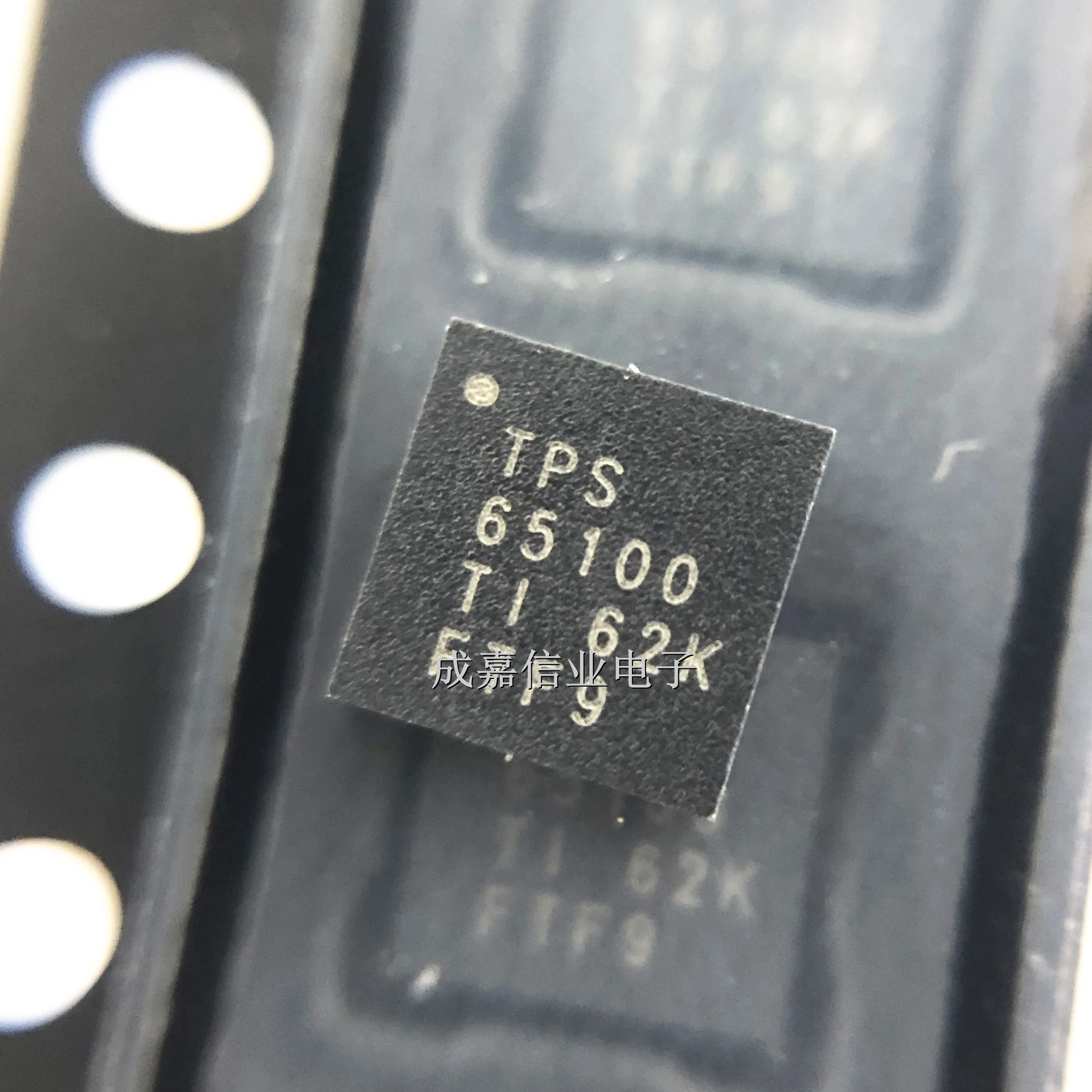 

10pcs/Lot TPS65100RGER VQFN-24 TPS65100 LCD Drivers Triple-Out TFT LCD S Upply w/VCOM Buffer Operating Temperature:- 40 C-+ 85 C