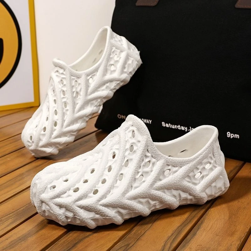 New 2026 Summer Men's Closed-Toe Mesh Beach Sandals Breathable Anti-Slip for Middle School Students