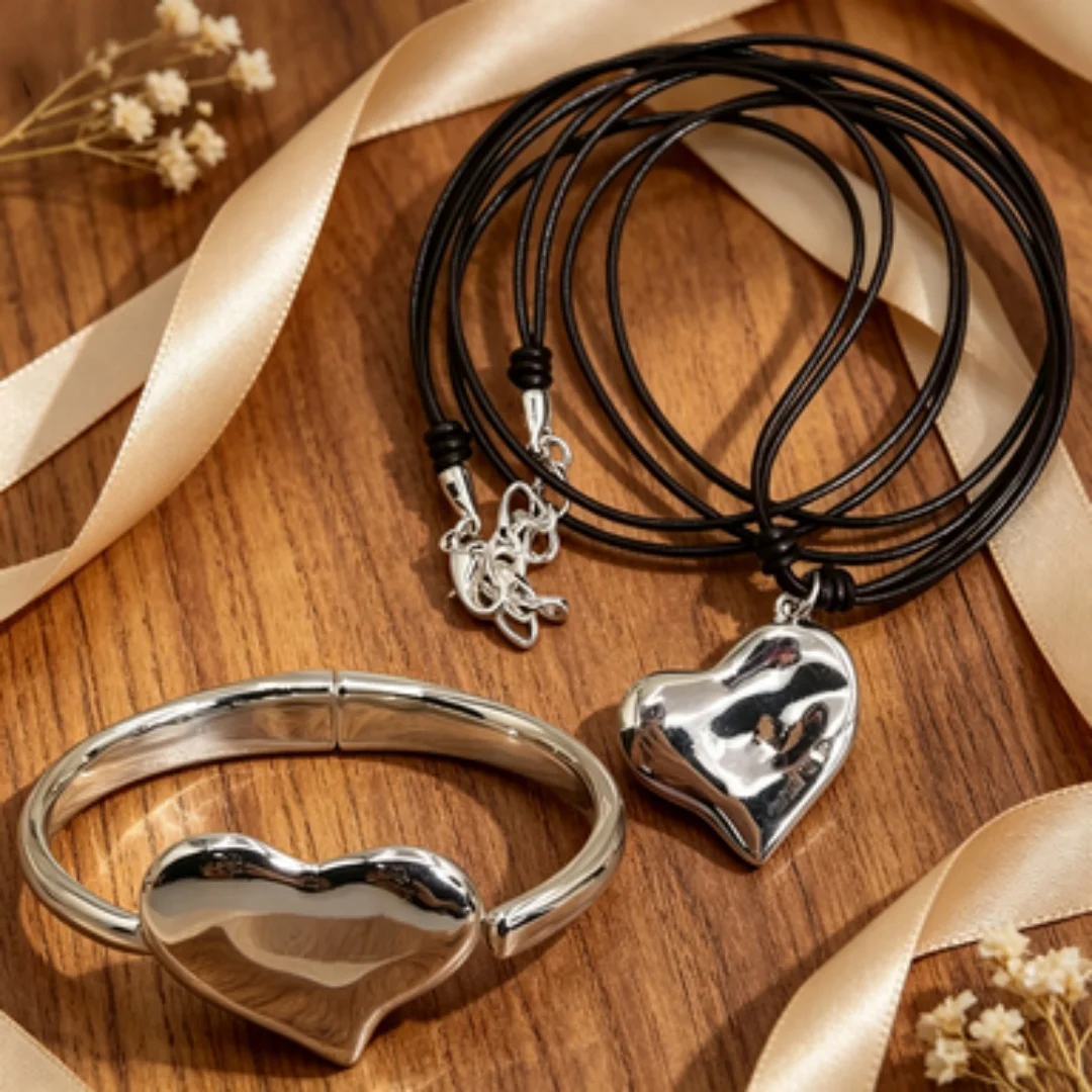 

2026 autumn hot selling sweet and exquisite gold and silver heart-shaped bracelet necklace jewelry set, give friends party gifts