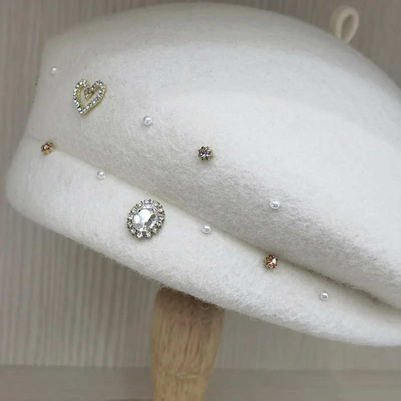 Luxury Diamond Beret Hats Pearls Band French Style Winter Hat for Women Sweet Wool Berets