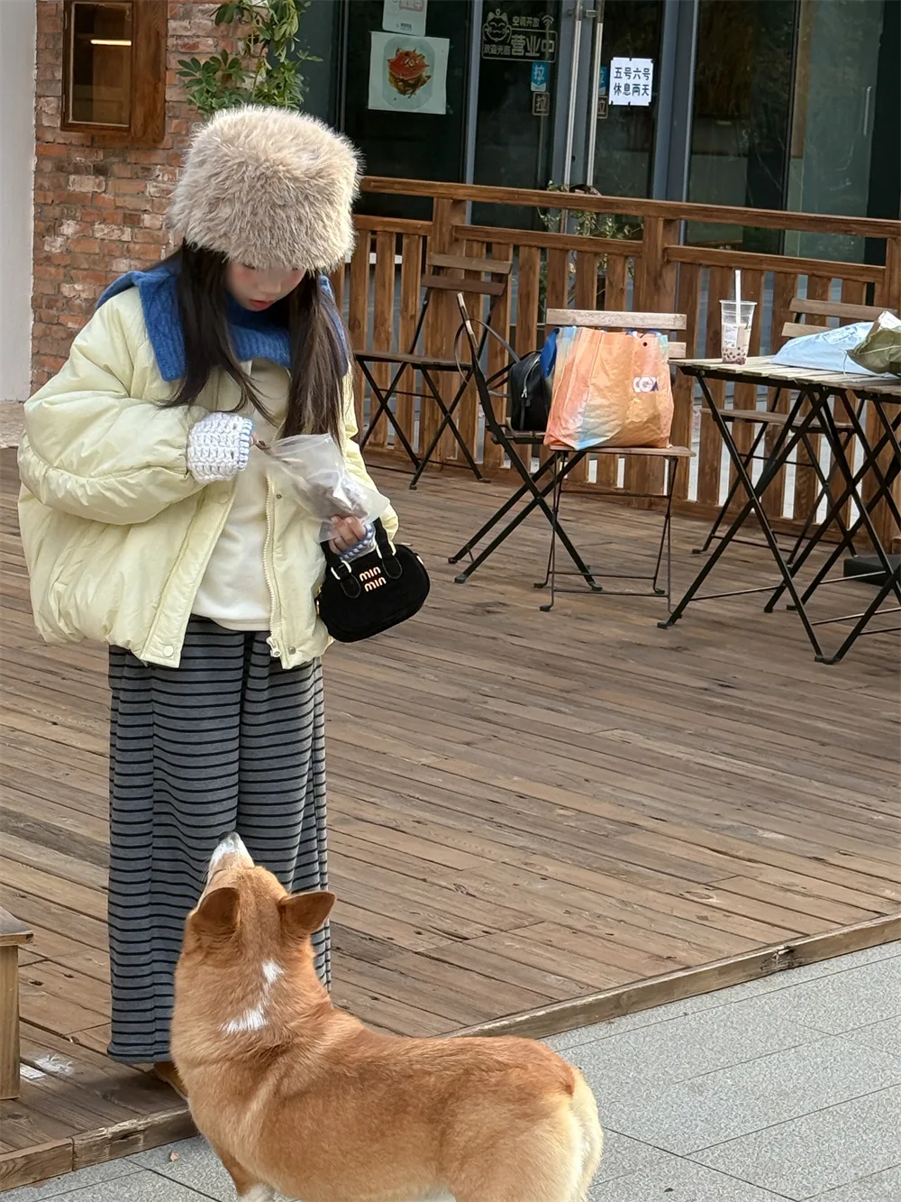 الفتيات ملابس قطنية 2025 الخريف والشتاء ملابس الأطفال الجديدة الكورية نمط فتاة طفل صافي اللون سميكة منتفخ ملابس قطنية