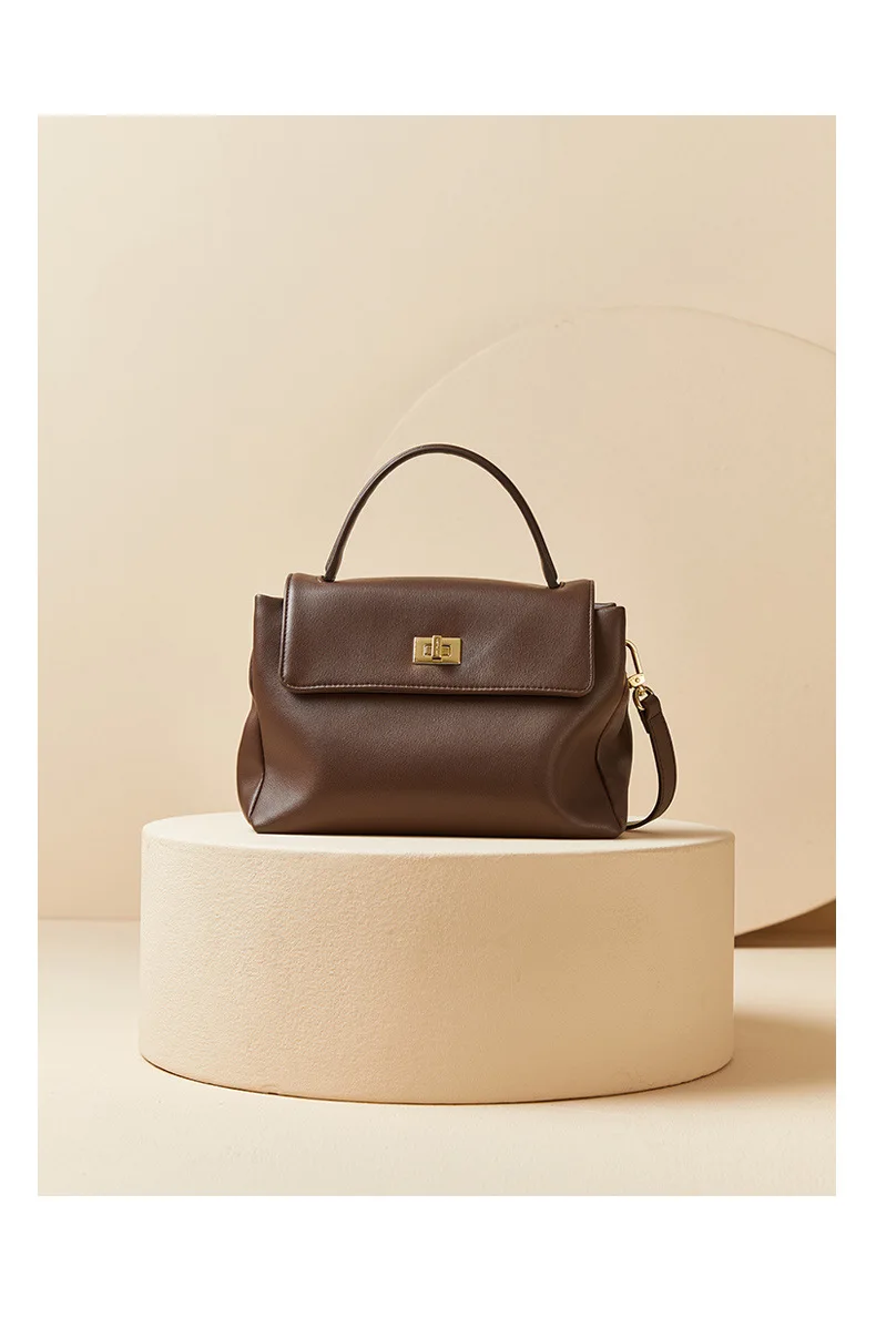 

2025 Spring/Summer New Head Layer Soft Leather Commuter Bag Handheld Single Shoulder Retro Simple Large Capacity Diagonal Cross