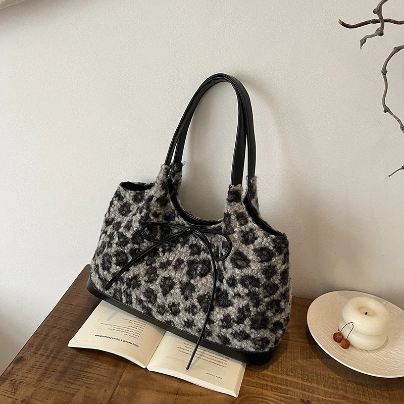 Wool Leopard Print 2024 New Western Style Handbag Buckle Popular Fashion Designer Shoulder Bag Soft Simple Commuting Tote Bag