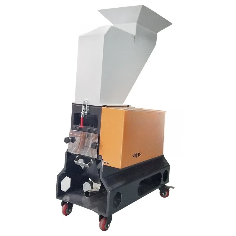 

Slow speed edge crusher
