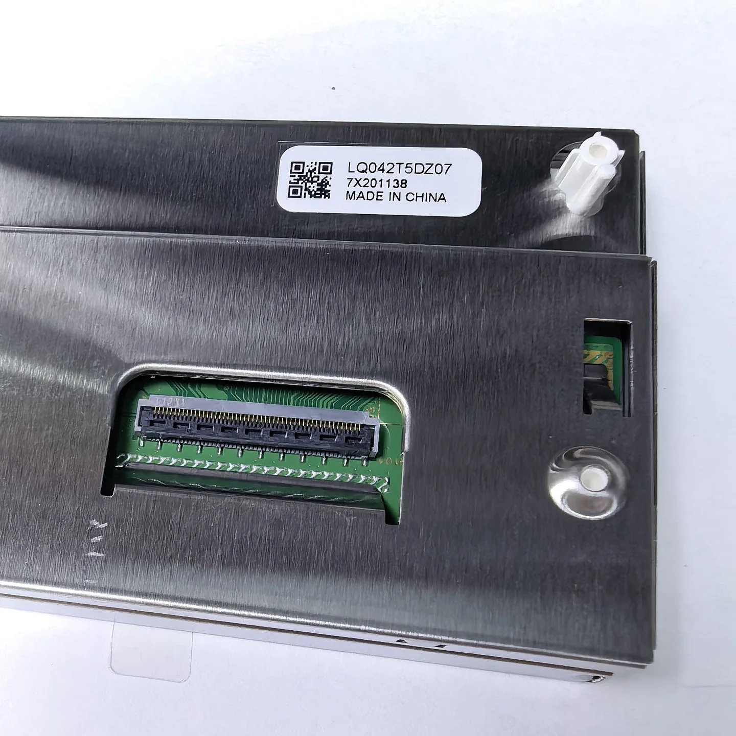 The 4.2-inch in-car instrument cluster central control display screen LQ042T5DZ07 original LCD screen